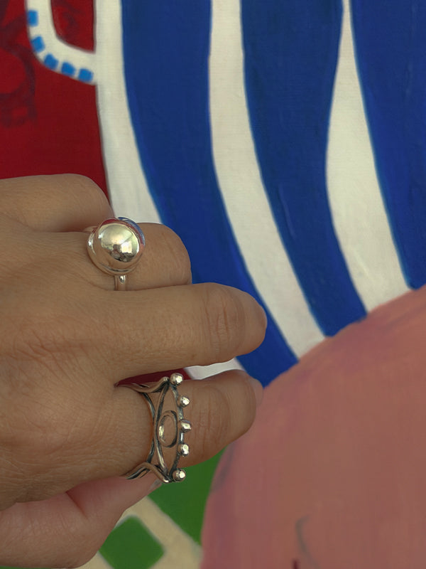 The Gaze Ring