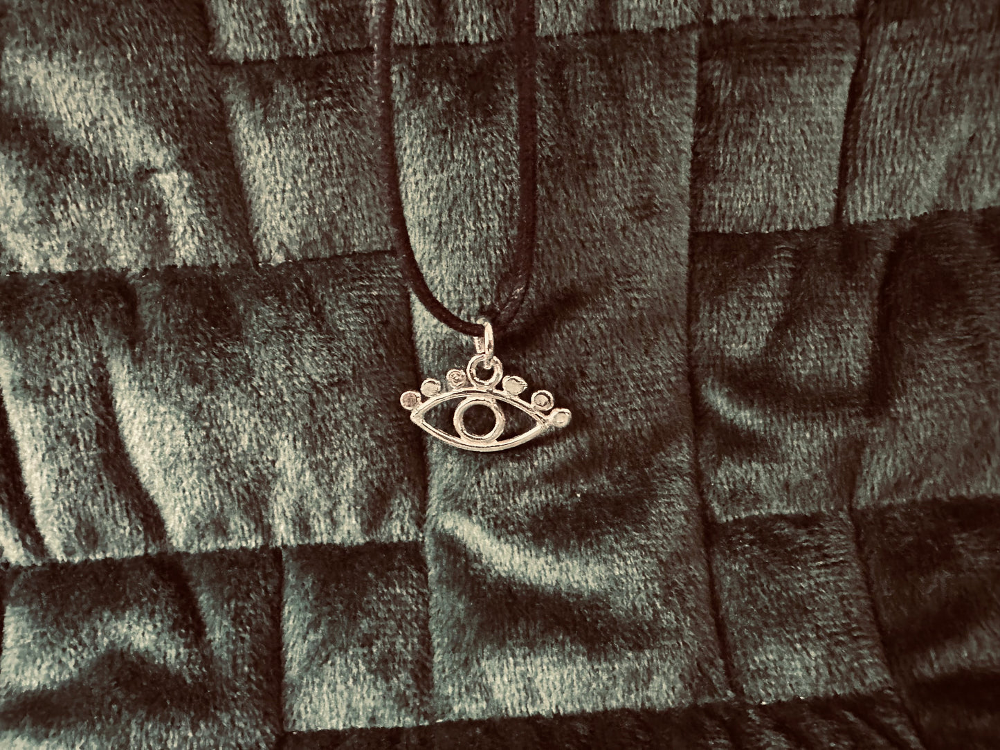 The Gaze Pendant